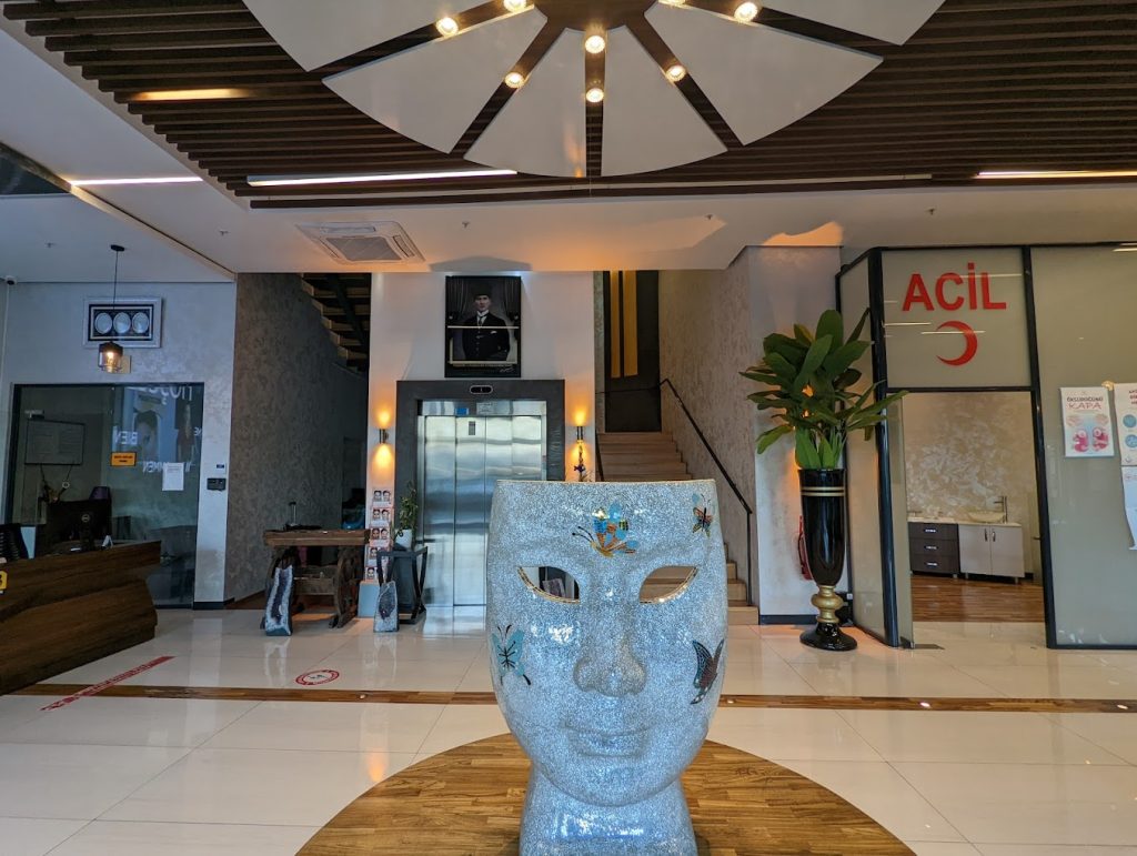 asli tarcan clinic 1