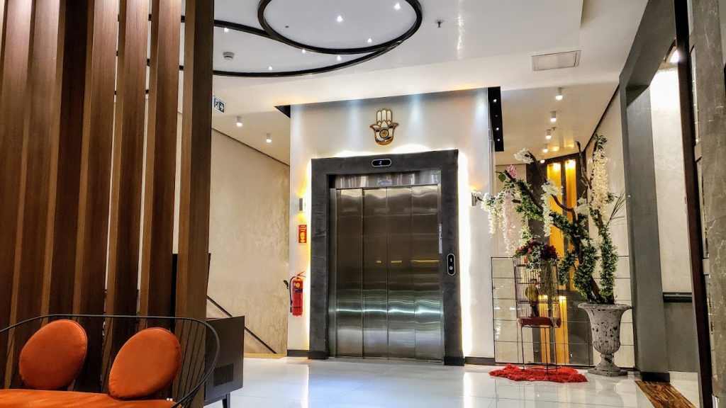 asli tarcan clinic 3