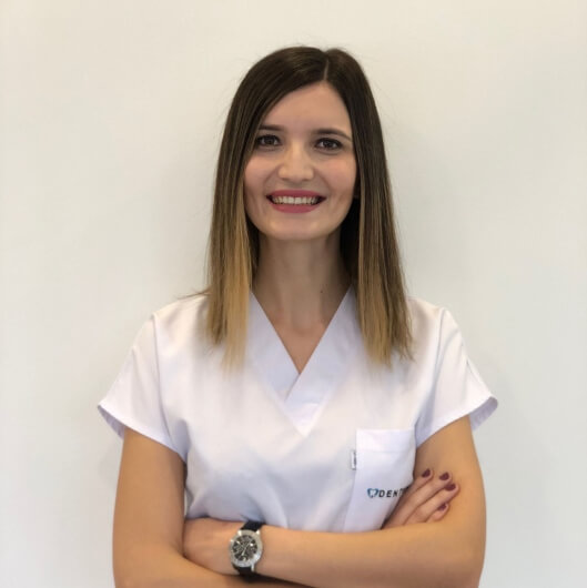 Dr Ezgihan Arslan Efeoglu izmir dentist