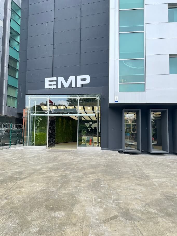 Best Hair Transplant in Istanbul 20 emp hair