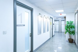 Kusadasi Dental Clinic 54 ChIJ 4zmTyypvhQREiEitLUJJW8