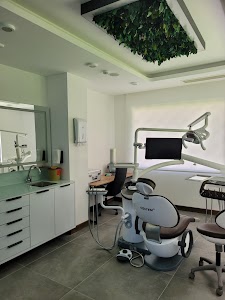 Kusadasi Dental Clinic 13 ChIJFZqNyhKpvhQRyxWaf C1 PI